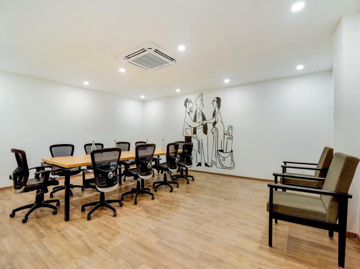 Oyo Townhouse 206 Military Containment 3*